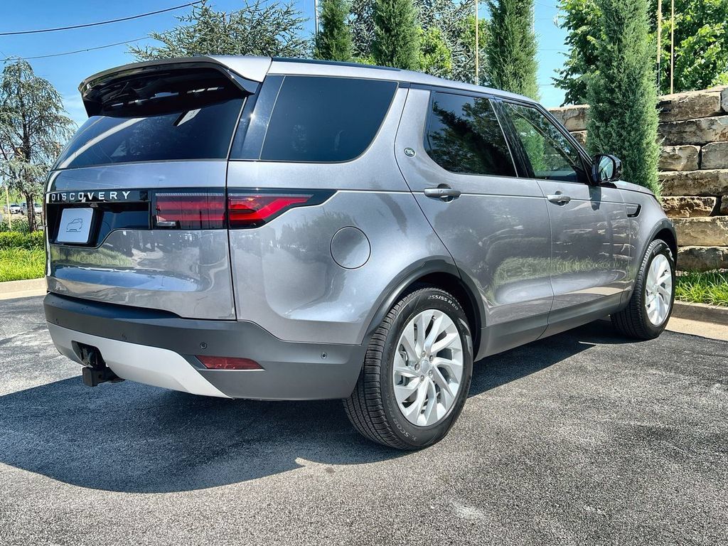 Used 2025 Land Rover Discovery S AWD/4WD image 5