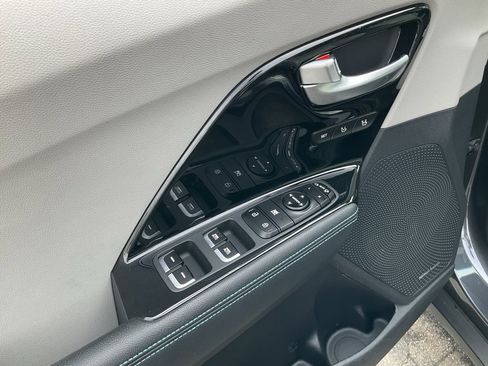 Used 2019 Kia Niro EX Premium w/ Sunroof Package image 23