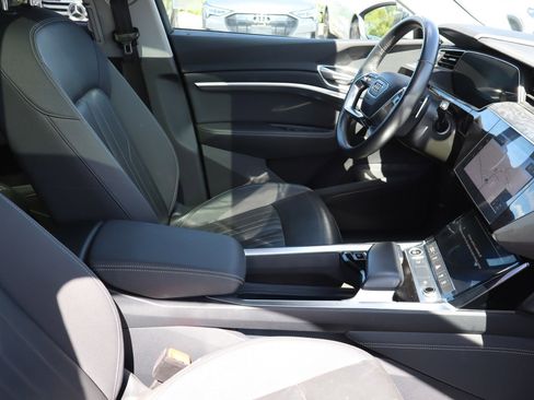 Used 2021 Audi e-tron Premium w/ Convenience Plus Package AWD/4WD image 13