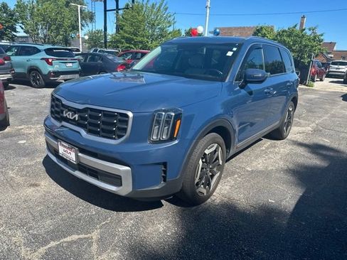Used 2024 Kia Telluride S FWD image 1