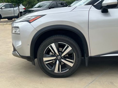 Used 2021 Nissan Rogue Platinum image 8