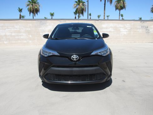 Used 2021 Toyota C-HR LE FWD image 3