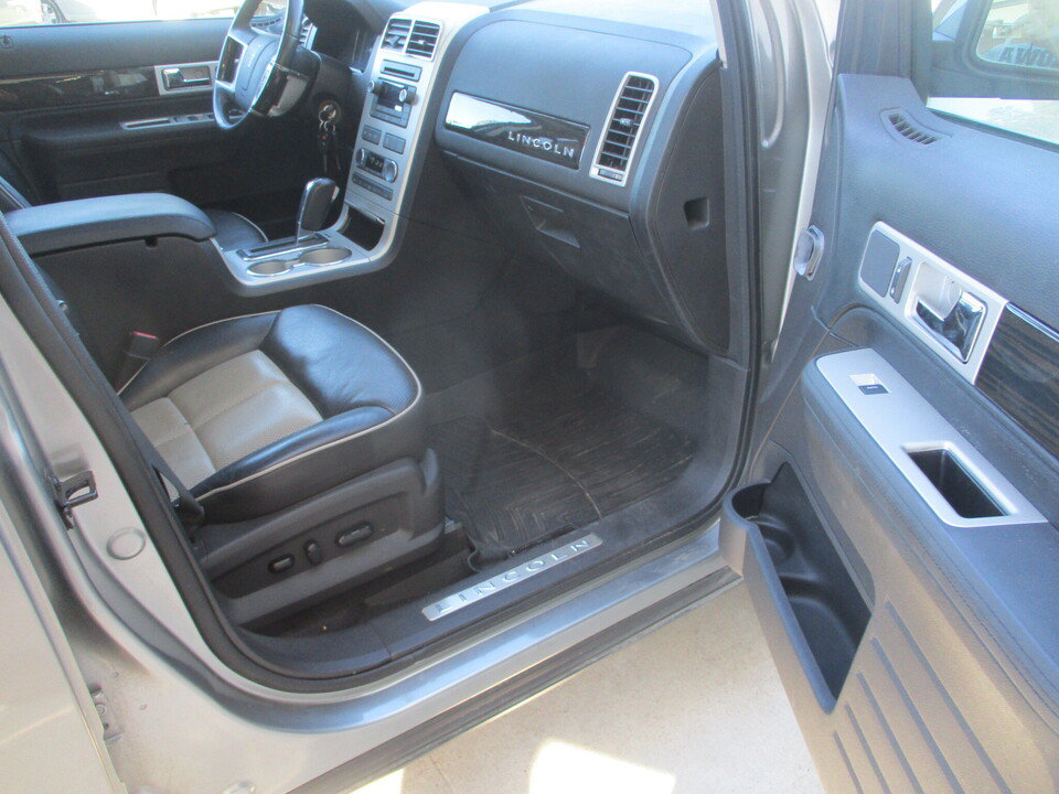 Used 2008 Lincoln MKX AWD image 21