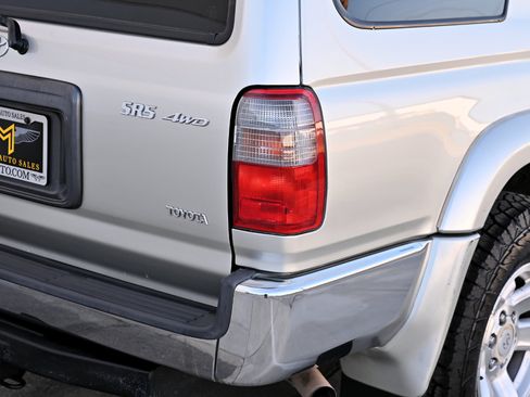 Used 2000 Toyota 4Runner SR5 AWD/4WD image 38