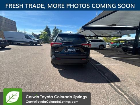 Used 2025 Toyota RAV4 XLE AWD/4WD image 6