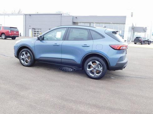 New 2026 Ford Escape ST-Line w/ Cold Weather Package AWD/4WD image 5