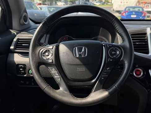 Used 2017 Honda Pilot Touring image 30