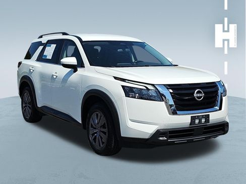 Used 2023 Nissan Pathfinder SV FWD image 1