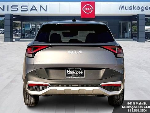 Used 2025 Kia Sportage LX image 6