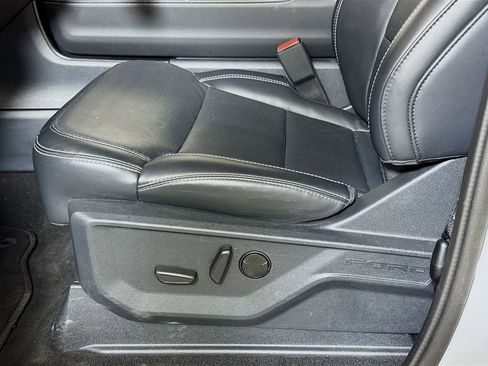 Used 2025 Ford Expedition Platinum AWD/4WD image 18