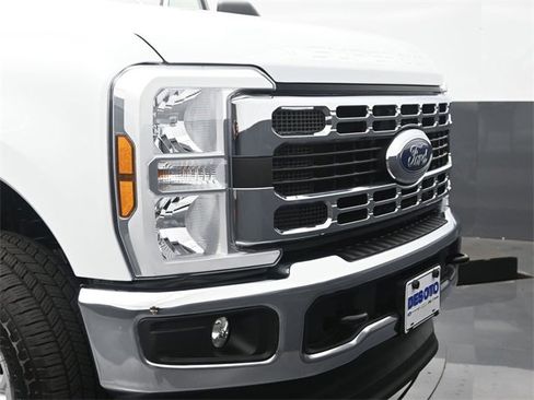 Used 2025 Ford F350 XLT image 34
