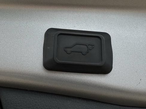 Used 2023 Toyota RAV4 Limited AWD/4WD image 29