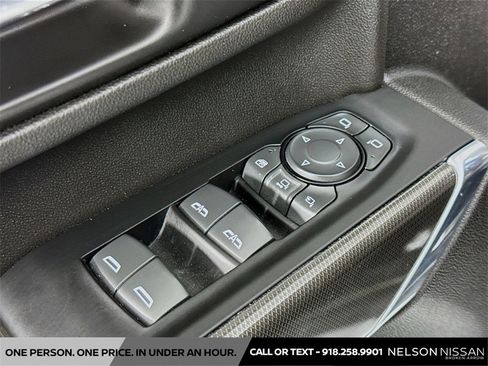 Used 2022 GMC Sierra 2500 AT4 image 16