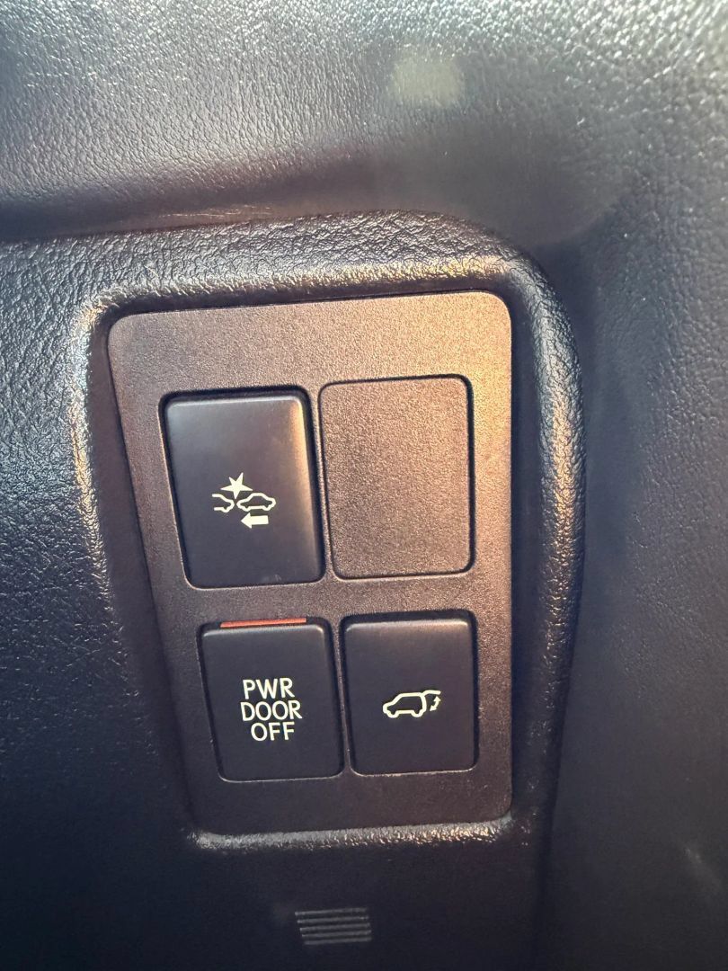 Used 2017 Lexus LX 570 4WD w/ Luxury Package image 34
