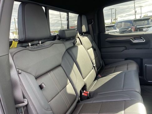 Used 2025 Chevrolet Silverado 1500 High Country w/ Technology Package image 18