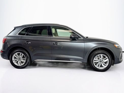 Used 2022 Audi Q5 2.0T Premium w/ Convenience Package AWD/4WD image 4