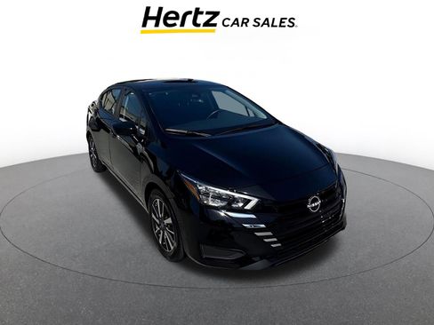 Used 2025 Nissan Versa SV image 1