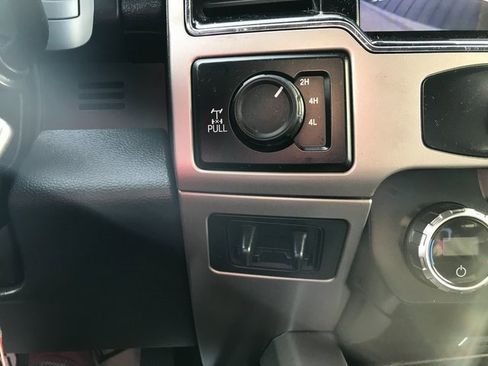 Certified 2022 Ford F350 Lariat w/ Lariat Value Package image 13