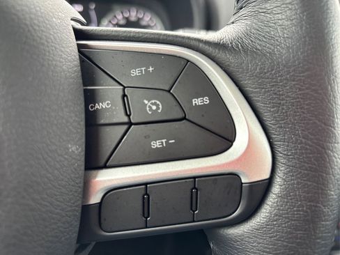 Used 2023 Jeep Renegade Latitude w/ Sun/Sound Group image 28