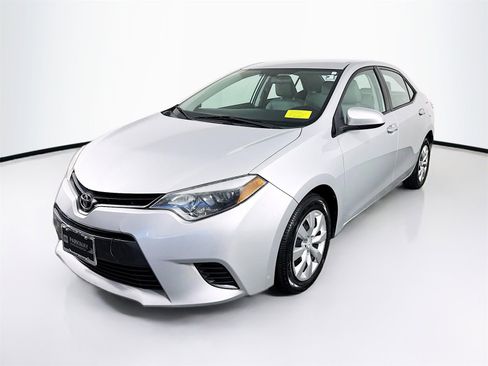 Used 2015 Toyota Corolla LE image 3