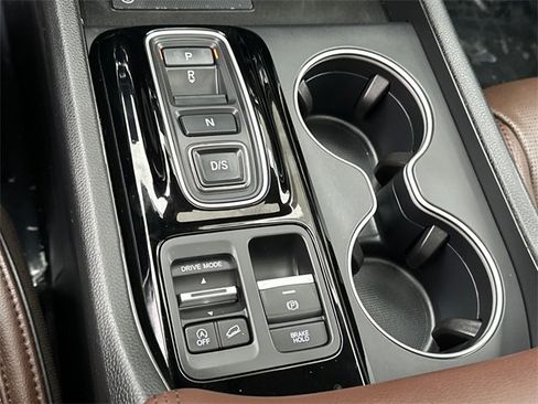 Used 2025 Honda Pilot Elite image 32