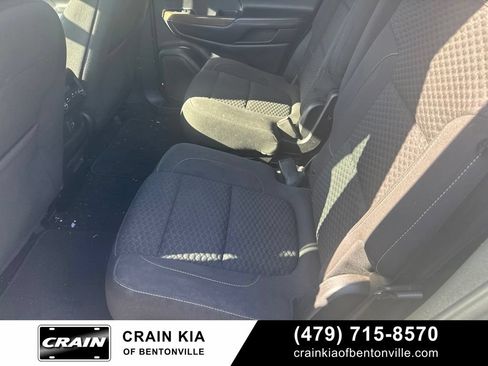 Used 2019 GMC Acadia SLE FWD image 22
