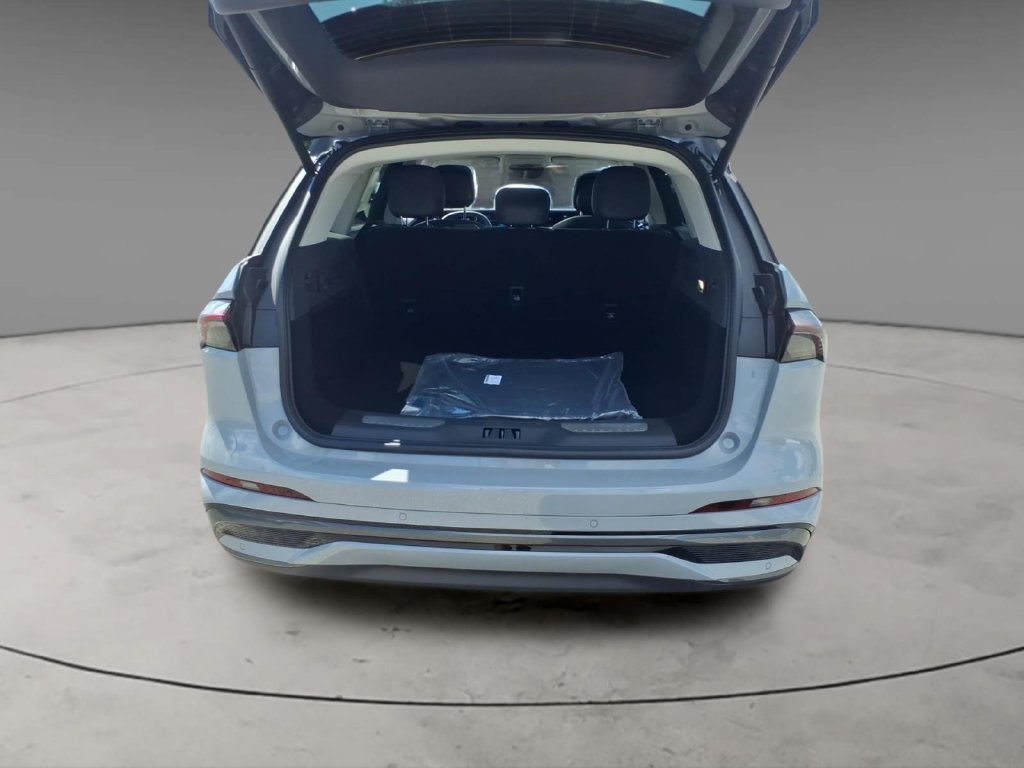 New 2026 Lincoln Nautilus Reserve w/ Jet Appearance Package AWD/4WD image 8