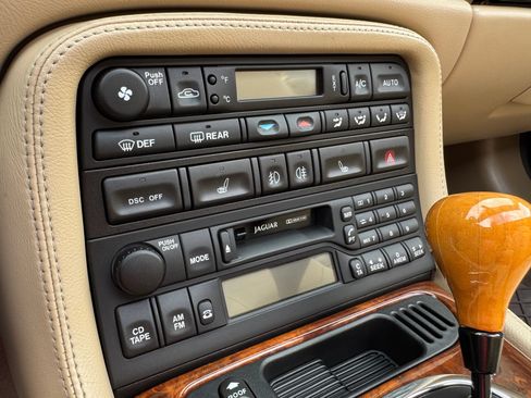 Used 2003 Jaguar XK8 Convertible RWD image 67