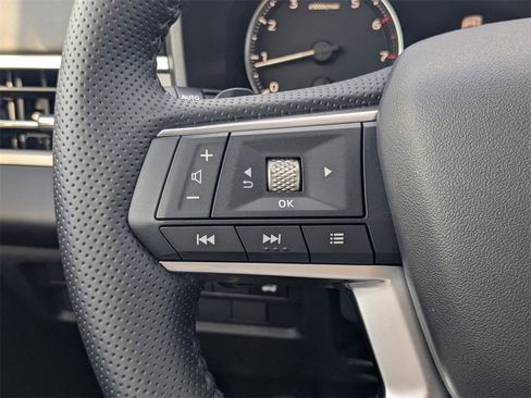 New 2025 Mitsubishi Outlander SE image 27