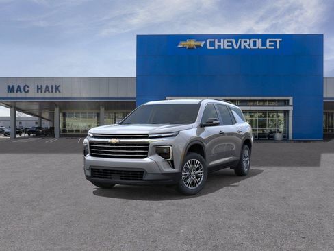 New 2026 Chevrolet Traverse LT w/ Driver Confidence Package FWD image 8