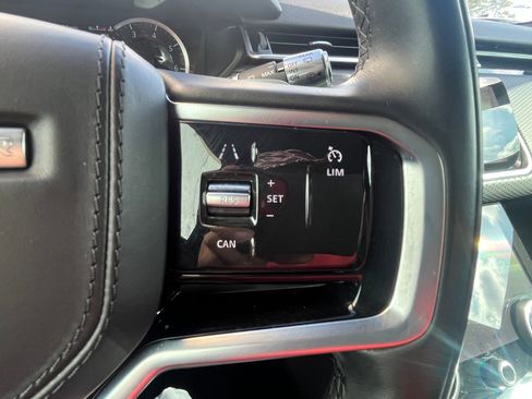 Used 2022 Land Rover Range Rover Velar R-Dynamic S image 17