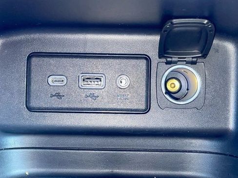 Used 2020 Chevrolet Equinox LS w/ LS Convenience Package FWD image 28