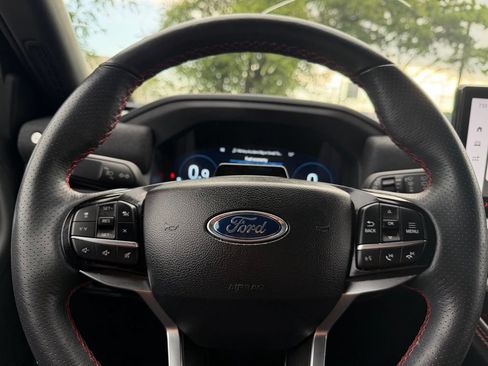 Used 2025 Ford Explorer ST-Line w/ Premium Package RWD image 15