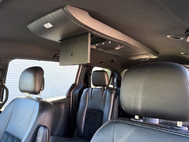 Used 2018 Dodge Grand Caravan SXT w/ Driver Convenience Group FWD image 21