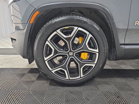 Used 2022 Rivian R1T Adventure AWD/4WD image 9