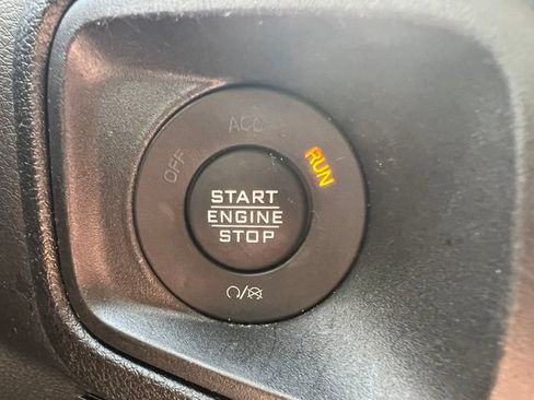 Used 2024 Jeep Wrangler Unlimited Sport AWD/4WD image 16
