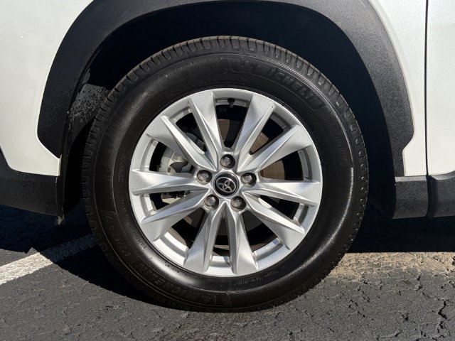 Used 2023 Toyota Corolla Cross LE AWD/4WD image 26