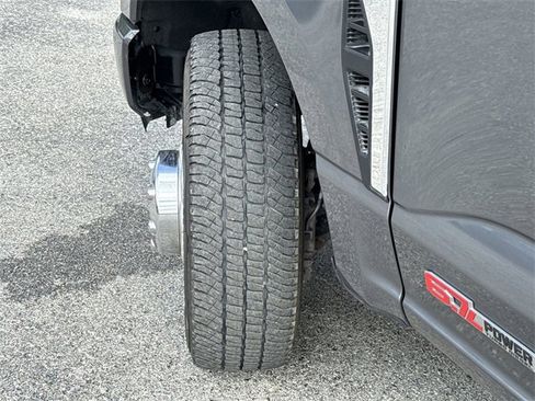 Certified 2024 Ford F350 Platinum w/ FX4 Off-Road Package image 42