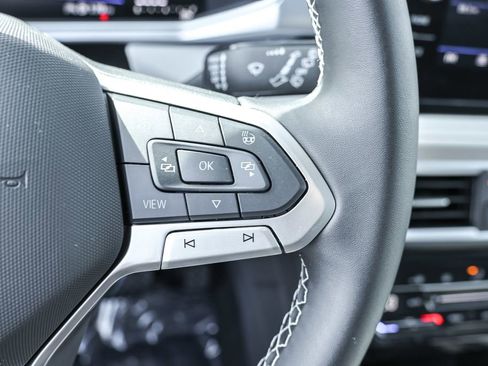 New 2025 Volkswagen Taos SE image 27