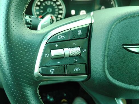 Used 2025 Genesis G70 2.5T image 38