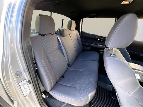 Used 2019 Toyota Tacoma TRD Off-Road w/ Technology Package image 22