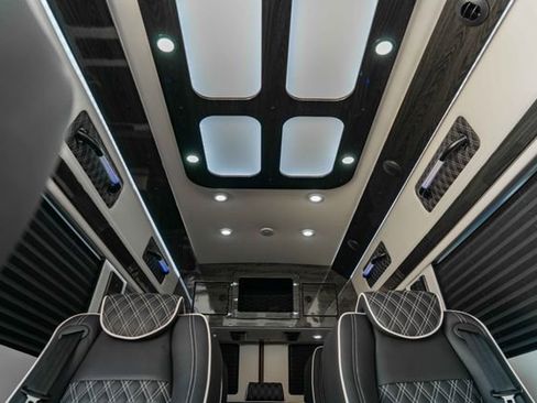 Used 2024 Mercedes-Benz Sprinter 3500 image 30