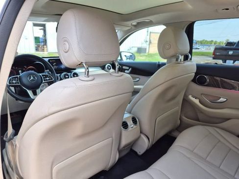 Used 2021 Mercedes-Benz GLC 300 4MATIC image 12