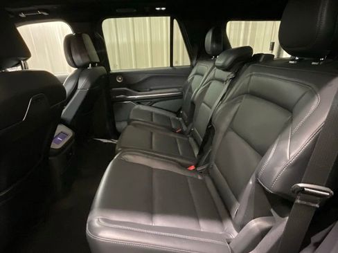 Used 2025 Lincoln Navigator Reserve w/ Jet Appearance Package AWD/4WD image 11