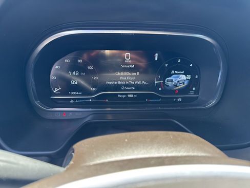 Used 2024 GMC Yukon SLT w/ SLT Luxury Package image 20