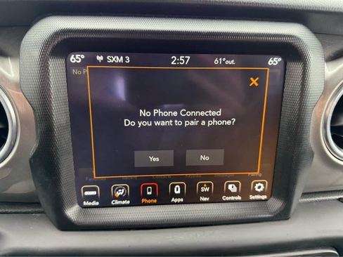 Used 2018 Jeep Wrangler Unlimited Sahara AWD/4WD image 22