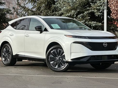 Used 2025 Nissan Murano Platinum image 2