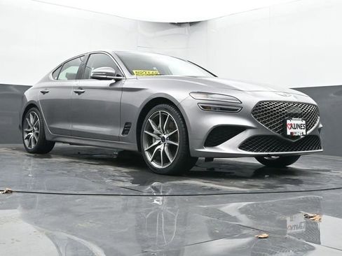 Used 2025 Genesis G70 2.5T image 43