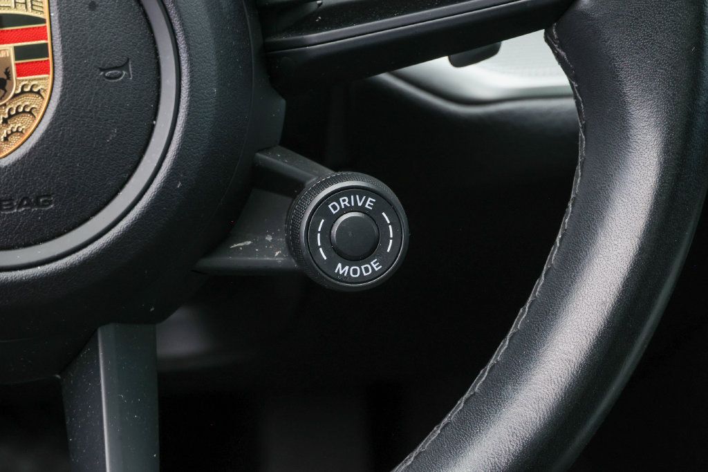 Certified 2024 Porsche Cayenne Coupe AWD/4WD image 40