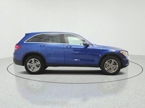 Used 2022 Mercedes-Benz GLC 300 image 4